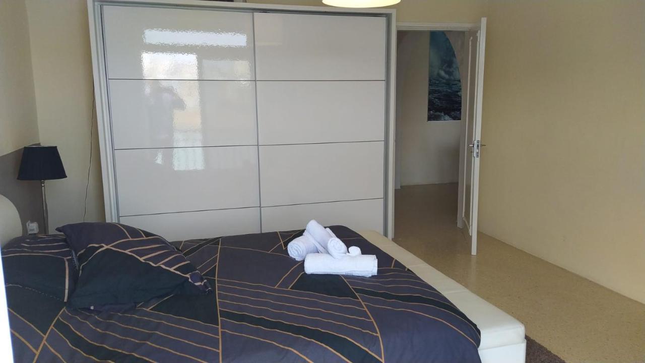 Sea View 2 Bedroom Apartment Marsaskala Buitenkant foto