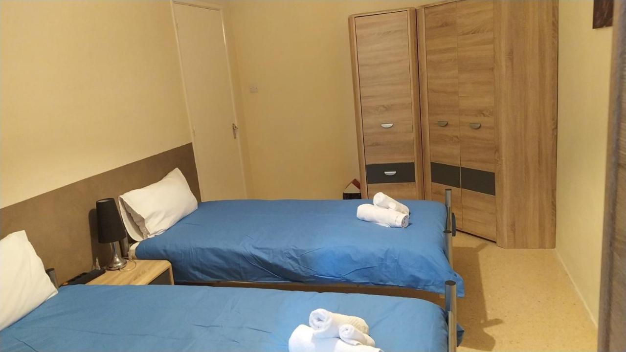 Sea View 2 Bedroom Apartment Marsaskala Buitenkant foto