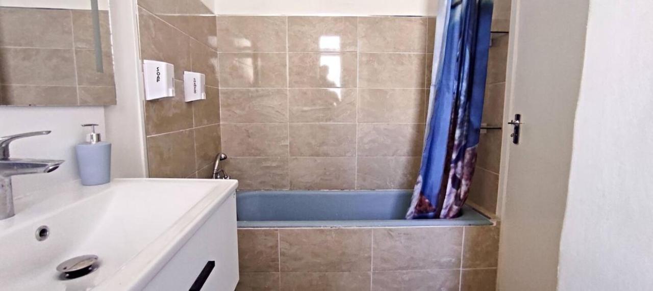 Sea View 2 Bedroom Apartment Marsaskala Buitenkant foto