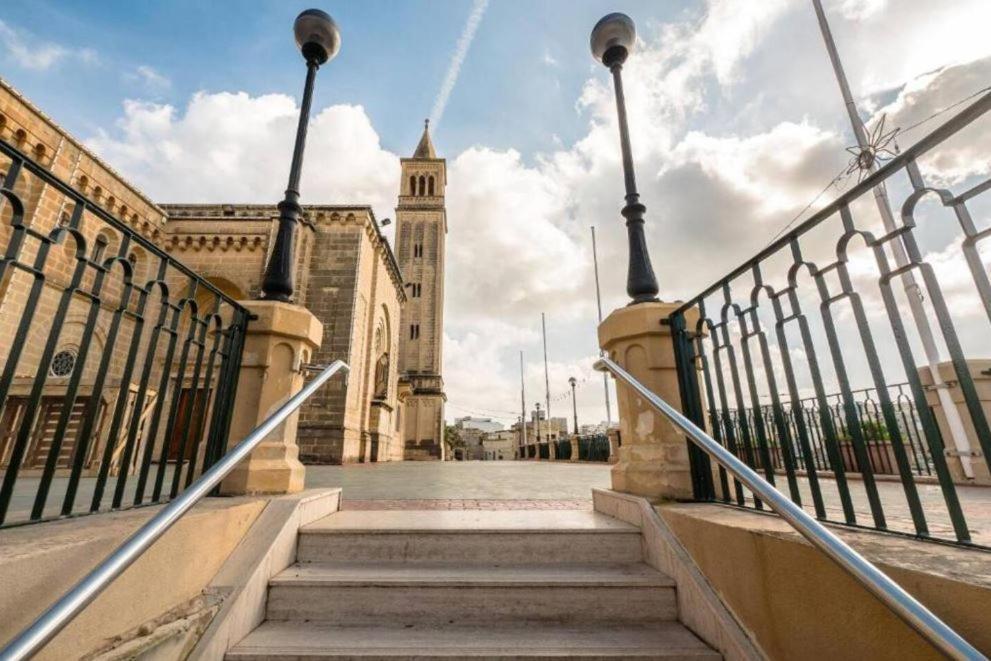 Sea View 2 Bedroom Apartment Marsaskala Buitenkant foto