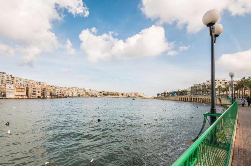 Sea View 2 Bedroom Apartment Marsaskala Buitenkant foto